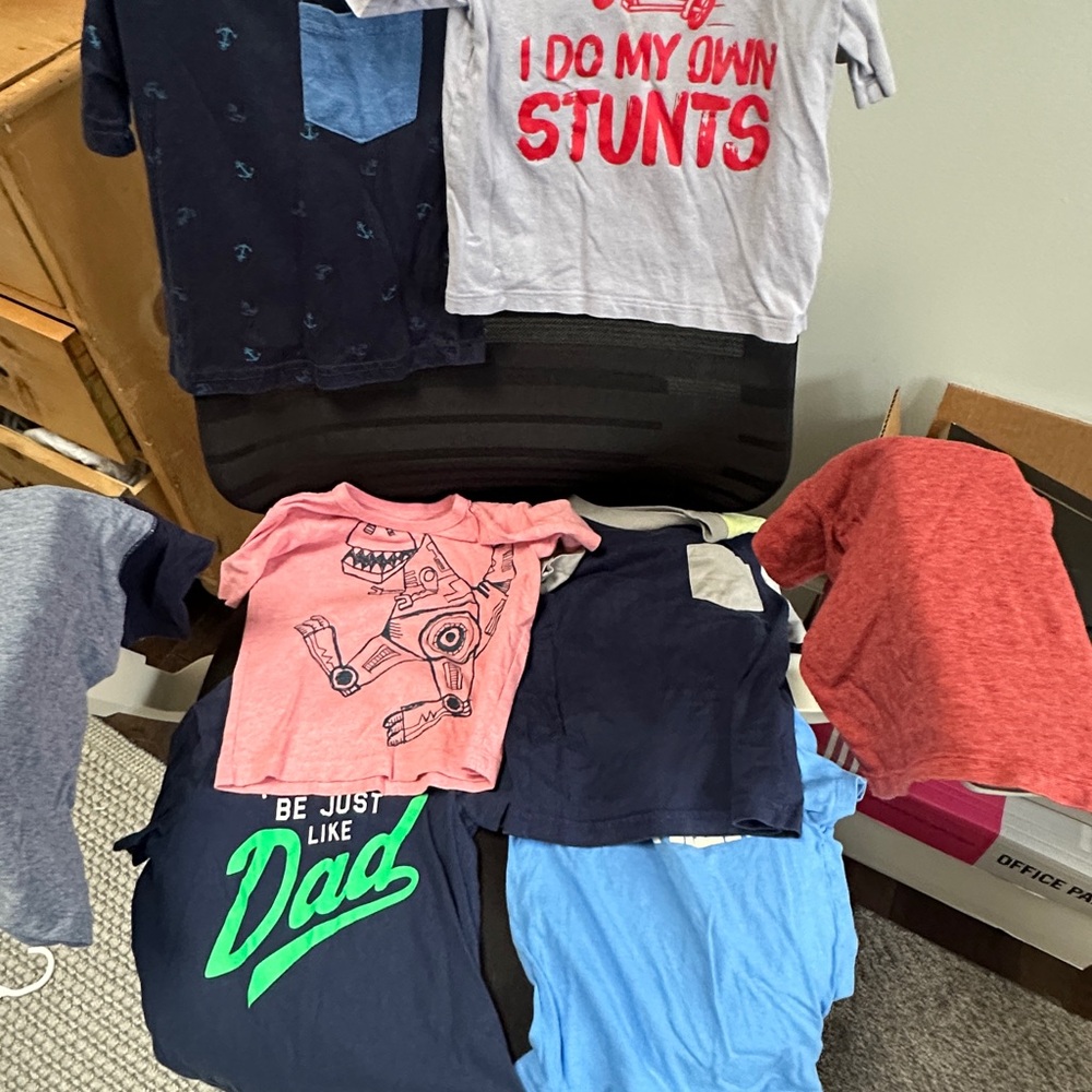 Lot of 8 Boys T-shirts